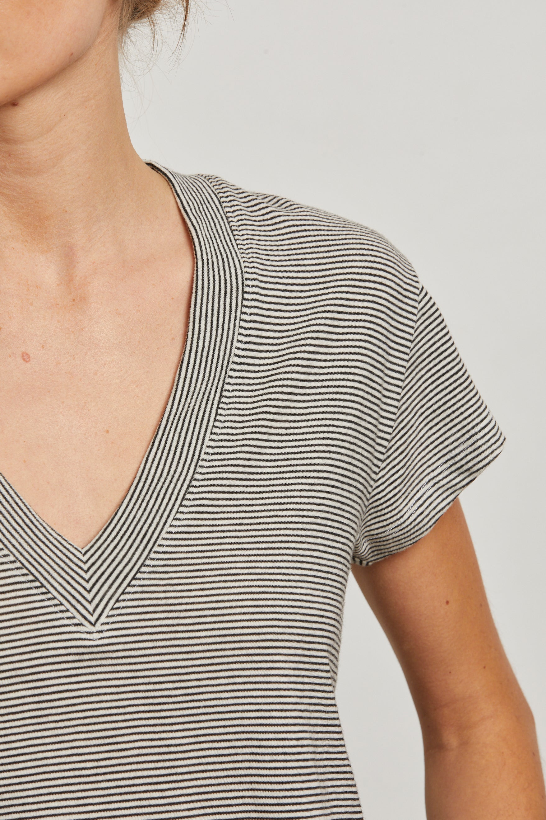 ivory_black_stripe