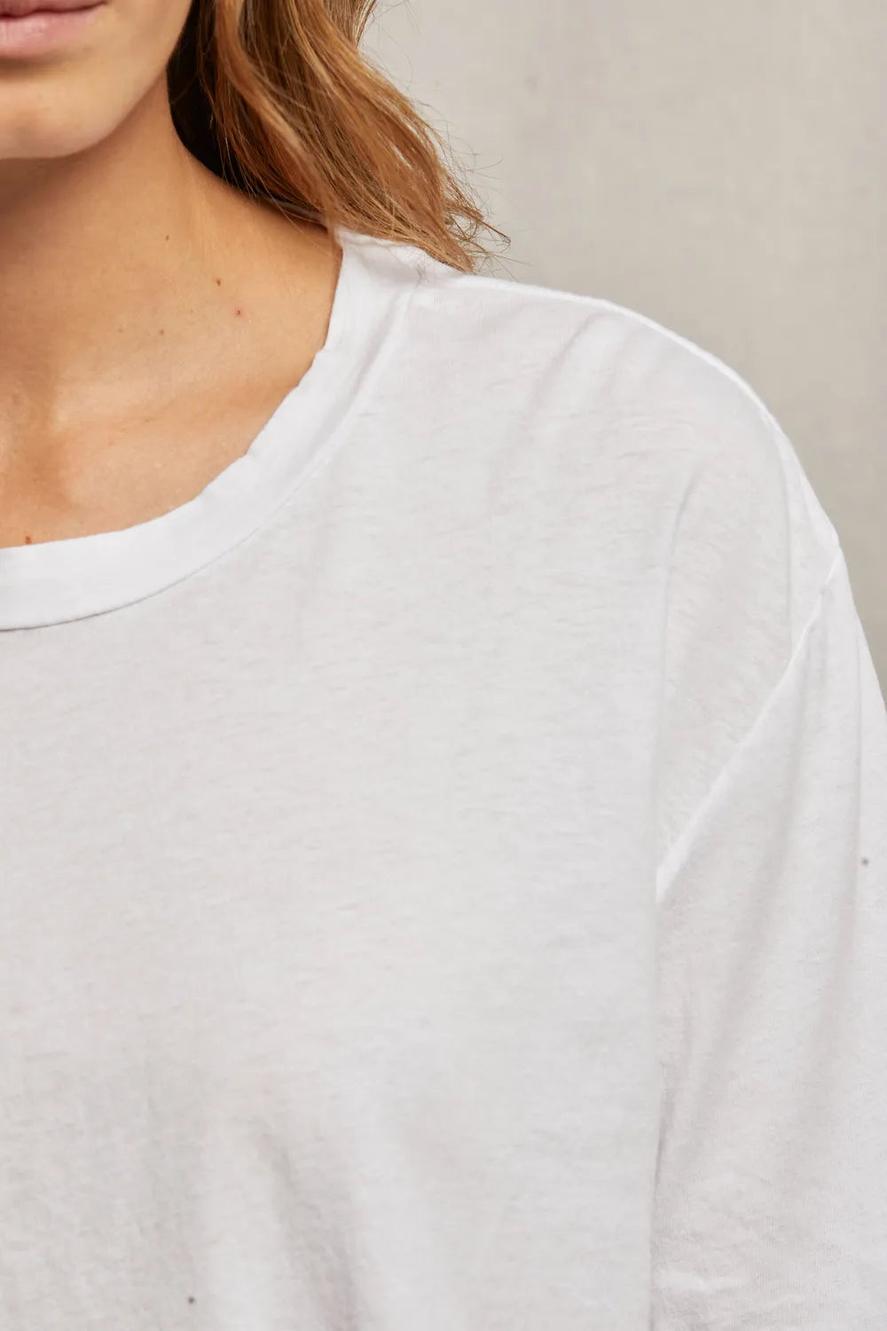 The axel | Long Sleeve Women's Crew Neck Tee – perfectwhitetee